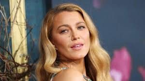 Blake Lively e la denuncia al collega: «Su quel set clima tossico e abusi»  | Corriere.it