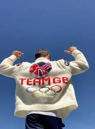 Out olympic gold medalist tom daley shows off his knitting skills. Ahjfm32shrgkym
