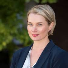 Emma Hanna's Instagram, Twitter & Facebook