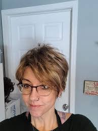 Cindy Zenker's Instagram, Twitter & Facebook