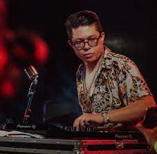 Dj ivis desde então não parou mais! A04cicbh0qizbm