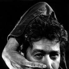 Il devient, après un début de carrière difficile, une figure importante de la chanson et du rock français à partir du début des années 1980 et a. Lazy Noir Desir Last Fm