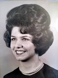 Kelli Gustafson's Instagram, Twitter & Facebook