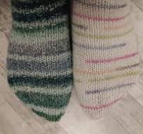 Am I knitting my socks too loose? : r/knitting