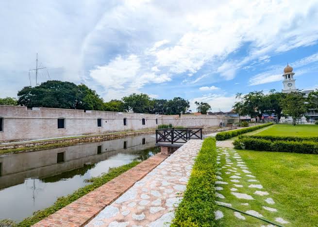Fort Cornwallis Walls