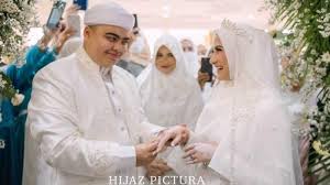 Setiap pantun memiliki makna untuk para pasangan yang membuka lembaran baru. Kumpulan Pantun Untuk Pengantin Baru Berisi Nasihat Untuk Membina Rumah Tangga Yang Harmonis Tribun Kaltara