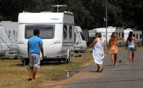 Ou en arrangeant la loi à sa sauce pour le cas des aires de grand passage, qui dépendent du. Gens Du Voyage Une Aire De Grand Passage A La Croix