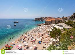 Ideel til en udflugt med hele familien eller kæresten. Dubrovnik Strand Ferien Auf Der Adriatischen Kuste Kroatien Redaktionelles Stockfoto Bild Von Strand Herrlich 98265063