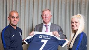 Sir alex ferguson announces his retirement as manager of manchester united after 26 years. Sir Alex Ferguson Gives Team Talk To Scotland S Homeless World Cup Sides The Big Issue