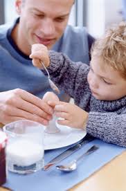 Pequeño Bebé Sea Bautizado En Celebración Por El Padre De La Iglesia  Católica Fotos, retratos, imágenes y fotografía de archivo libres de  derecho. Image 25431642