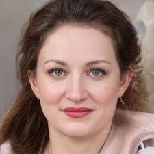 Phoebe Sadler's Instagram, Twitter & Facebook