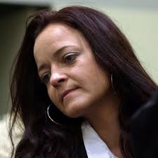 The life stories of beate zschäpe (now forty years old) and the deceased uwe mundlos and uwe böhnhardt have been pored over in the course of the investigation. Beate Zschape Schreibt Brief An Dortmunder Neonazi Robin S Politik
