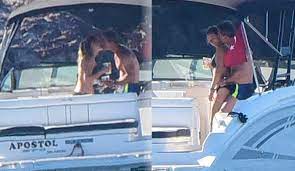 Murat başoğlu denilince dilimden sadece şerefsiz kelimesi dökülüyor. Burcu Basoglu Meger 14 Yasindan Beri Amcasiyla Ask Yasiyormus Medyafaresi Com Mobil