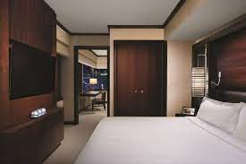 Vdara suites are 809 square feet. Vdara Hotel Spa Updated Covid 19 Hours Services 3880 Photos 2815 Reviews Resorts 2600 W Harmon Ave The Strip Las Vegas Nv Phone Number Yelp