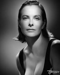 Desde joven se traslada a monterrey. Carole Bouquet Vikipedi