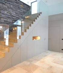 Treppe Versteckten Stauraum Clever Nutzen Einbauschrank Treppe Versteckter Stauraum Treppe