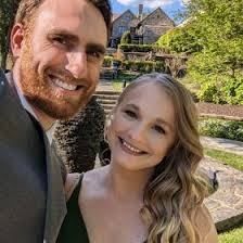 Amy Yohe's Instagram, Twitter & Facebook