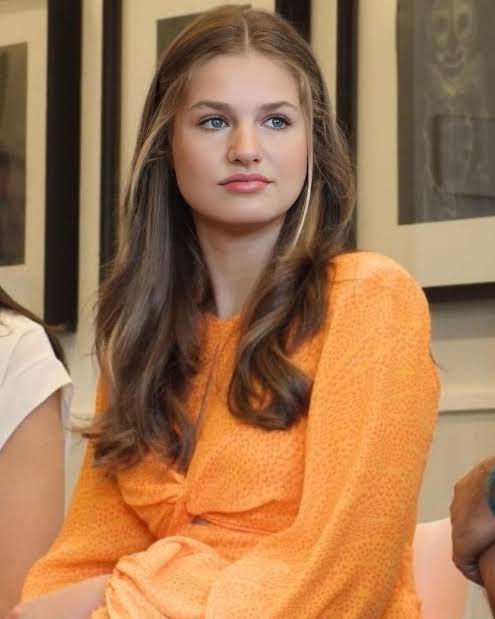 Princess Leonor of Asturias & İnfanta sofia attend the meeting workshop of  the Princess of Girona fondation and the visit of their headquarters – The  Real My Royals