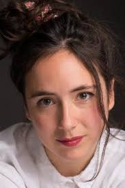 Violeta no coge el ascensor (2019)