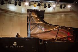 Man kann sich über projekte einbringen. Steinway Konzertflugel Dr Hoch S Konservatorium
