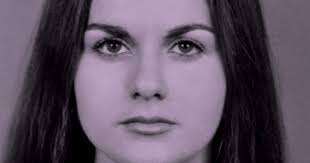 Em duas ocasiões, heredia tentou matar maria. Quem Ama Surra Em 2002 Maria Da Penha Maia Fernandes By Natanael L Chimendes Medium