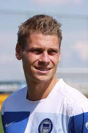 Career stats (appearances, goals, cards) and transfer history. Datei Lukasz Piszczek Hertha Bsc Berlin 1 Jpg Wikipedia