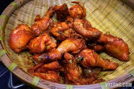 Dengan lauk utama kami, ayam goreng berempah.memang sedap sangat. Resepi Ayam Berempah Nasi Lemak