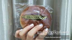 Sedangkan dua lembar roti gandum memiliki 190 kalori, 4 gram lemak, 31 gram karbohidrat dan 6 gram protein. Roti Kacang Merah Review Mich Love Eat Di Restoran Tous Les Jours Kemang