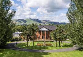 Welcome home to brand new, beautiful, affordable living in the heart of langley. Henley Hotel Cambridge Aktualisierte Preise Fur 2021
