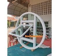 หน้าต่างวงกลม​ เปิดบน(ตรงกลาง)​