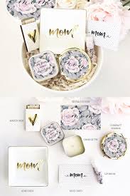 For moms, focus on gifts for women: Mom Gift Box Set Mom Gifts Box Round Gift Boxes Perfect Gift For Mom