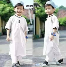 Tidak hanya terbatas pada busana wanita saja, tapi pakaian pria saat ini rupanya juga memiliki banyak kemajuan dari segi desain dan variasinya. Jual Jubah Kurta Dan Gamis Pria Lazada Co Id