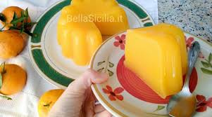 Se vi capita di trovare dei mandarini profumati e succosi, vi consiglio di provare questo gelo di mandarino di pino cuttaia non la tradizionale ricetta siciliana con amido o frumina ma. Gelo Di Mandarino Un Dolce Siciliano Al Cucchiaio Bellasicilia It