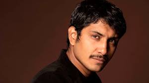 Tenoch Huerta apoyó a Luis Fernando Peña contra el racismo que vivió en  “Amarte duele”