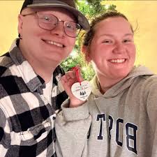 What are good florists and bakeries for a wedding in Priceville, Alabama?