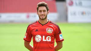 'hakan çalhanoğlu leverkusen'in kalbi' alman basını türk asıllı futbolcu hakan çalhanoğlu'nun haber e göre, karşılaşmada, bayer leverkusen'in ilk golünü atan stefan kiessling de çalhanoğlu ile. Hakan Calhanoglu Turkey Bayer Leverkusen Mf February 8 1994 Futbolcular Milan Turkler