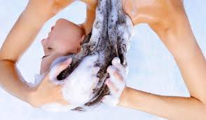 Ovvero, non ne altera la produzione di. Lavaggio Inverso Capelli Fini E Grassi Il Reverse Washing E La Soluzione