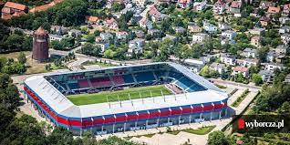 Stadion domowy drużyny piasta gliwice znajduje się oczywiście w gliwicach. Piotr Parzyszek Piast Gliwice Bardzo Mnie Chcial Chce Sie Odwdzieczyc Golami