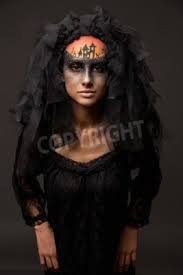 Check out these halloween menu ideas for inspiration. Halloween Teufels Braut Portrait Der Jungen Frau In Dunklen Fototapete Fototapeten Furie Satanischen Schrecklich Myloview De