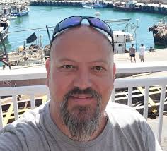 Hi everyone my name is Tsitsi , I'm looking for job a house cleaner thank  you for helping me 🙏