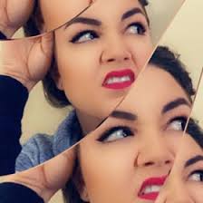 Desiree Carr (des_reelynn)