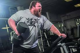 Edward hall is an english former athlete, a strong figure who has won the 2017 world's strongest man contest and is the world record holder of deadlift and has been awarded 500 kilograms under the toughest rules of 2016. Interview With The World S Strongest Man The Beast Eddie Hall Berserk Barbell