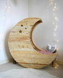 Capharnaüm, une déco vintage et esthétique, un large choix de mobilier pour enfants relooké à la demande. Le Berceau Lune En Bois De Palette Recycle Creme Anglaise Creme Anglaise
