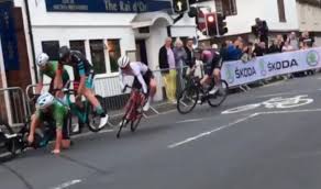 Jun 03, 2021 · tom pidcock is recovering from a broken collarbone having crashed on a training ride in andorra on monday. Video Watch Tom Pidcock S Astonishing Saves At The Tour Series This Week Road Cc