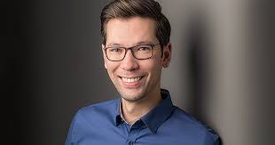 Erik Range's Instagram, Twitter & Facebook