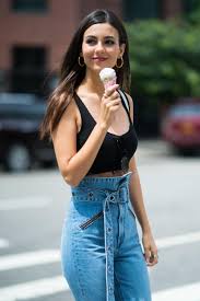 Visualizza altre idee su celebrità, victoria justice, attrici. Exploring Victoria Justice Victoria Brunette Actresses