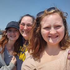 Madison Munsey's Instagram, Twitter & Facebook