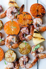When the skewers have soaked, alternately thread shrimp, bell pepper, and pineapple, until all skewers are full (there should be about three remove the shrimp skewers from the marinade and lay them across the hot side of the grill. Sangria Marinated Grilled Shrimp Skewers Hola Jalapeno
