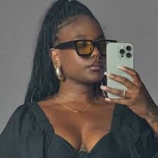 Kimber Martin's Instagram, Twitter & Facebook