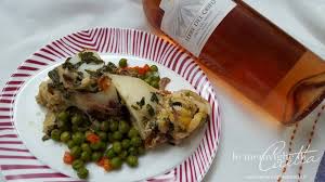 In un tegame far imbiondire l'aglio, la cipolla tritata e il peperoncino (meglio se a pezzetti) in un po' di olio. Seppie In Bianco Ripiene Con Piselli Le Meraviglie Di Cicetta